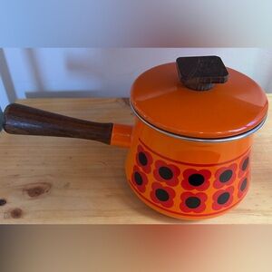Vintage retro mod flower enamel sauce pan